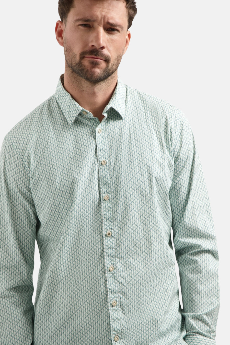 Chemise à manches longues bleue de NO EXCESS, avec un motif texturé subtil et une coupe classique.