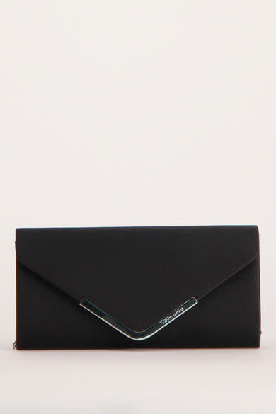 Sac à bandoulière noir de TAMARIS avec fermoir triangulaire argenté et chaîne fine.