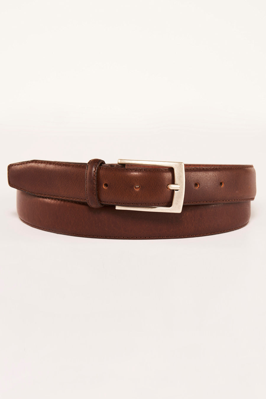 Ceinture marron en cuir by Petrol Industries, avec boucle argentée et coutures ton sur ton.