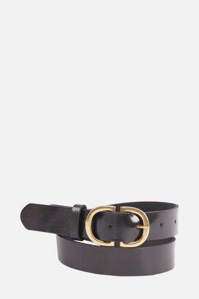 Ceinture noire en cuir de Legend, boucle dorée en forme de C, enroulée sur fond uni.
