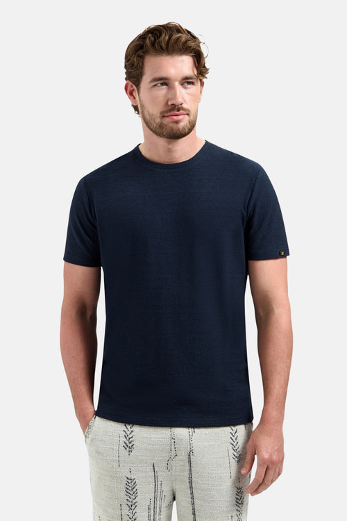 Blauw T-shirt met korte mouwen van NO EXCESS, getextureerde stof met een subtiel patroon.