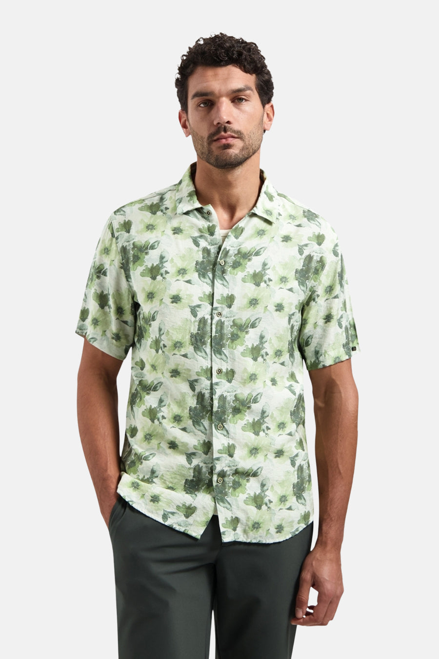 Groen overhemd met korte mouwen van NO EXCESS, met bloemenprint en knoopdetails.