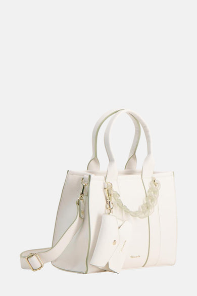 Sac à bandoulière blanc de TAMARIS avec bandoulière ajustable et chaîne décorative.