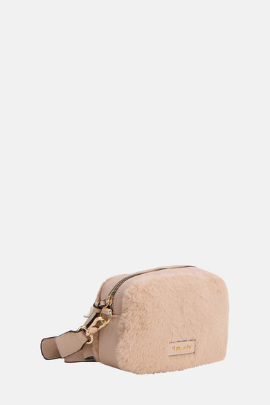 Beige schoudertas van TAMARIS van imitatiebont met gouden ritssluiting en schouderriem.