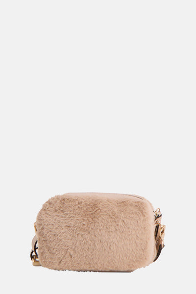 Beige schoudertas van TAMARIS met een schouderriem met patroon en gouden details.