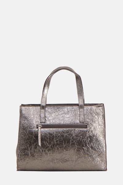 Grijze metallic handtas van TAMARIS, met craquelé-textuur en decoratieve ritssluiting.