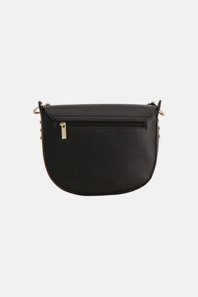 Sac à main noir en cuir synthétique de TAMARIS, avec une fermeture zippée et des détails cloutés.