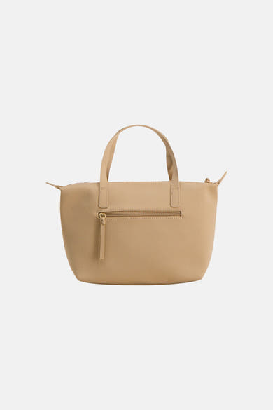 Sac à main beige de TAMARIS, vue de dos, avec une poche zippée et deux anses supérieures.