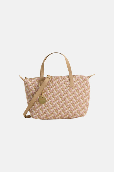 Sac à main tressé multicolore de TAMARIS, motif à carreaux, avec poignées et bandoulière beiges et un charm doré.