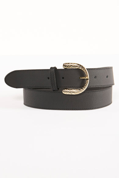 Ceinture noire de Legend avec boucle dorée texturée et finitions soignées.
