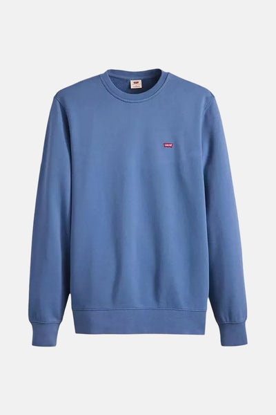 Sweat bleu de Levi's, avec un petit logo rouge sur la poitrine.