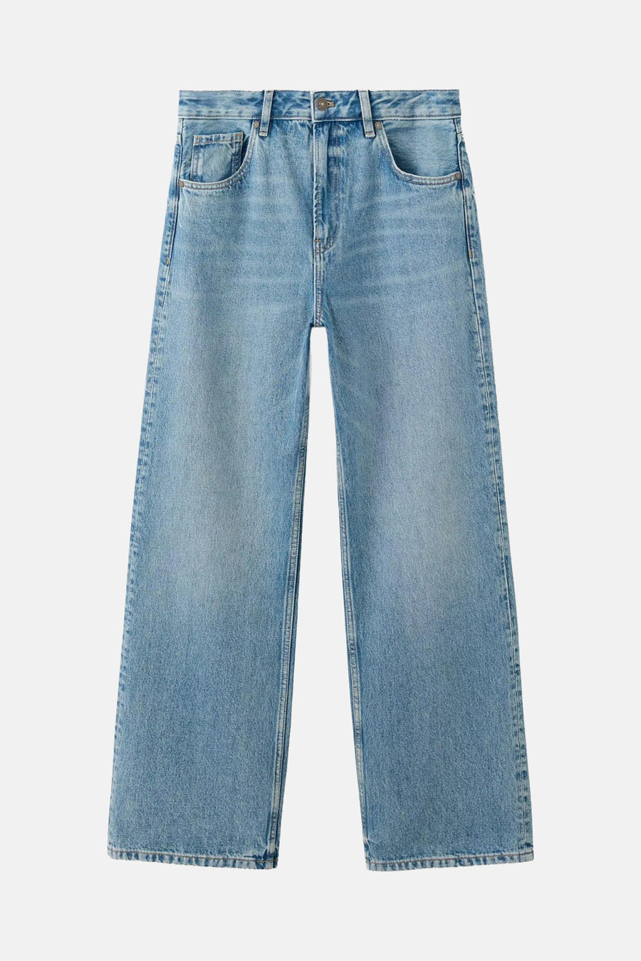 Jeans droit en denim bleu clair délavé par MANGO, coupe droite, poches avant, vue frontale