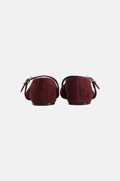 Bordeaux suede ballerinas with ankle strap and silver buckle, back view, flat sole