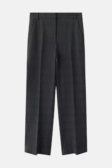Pantalon chino gris à carreaux fins, de MANGO, coupe droite, vue frontale, tissu structuré
