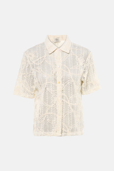 Beige blouse van Terra di Siena met korte mouwen, met ajourpatroon in kant en knopen.