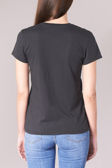 Zwart T-shirt met korte mouwen van Levi's, gedragen met een lichtblauwe jeans, achtergezicht.