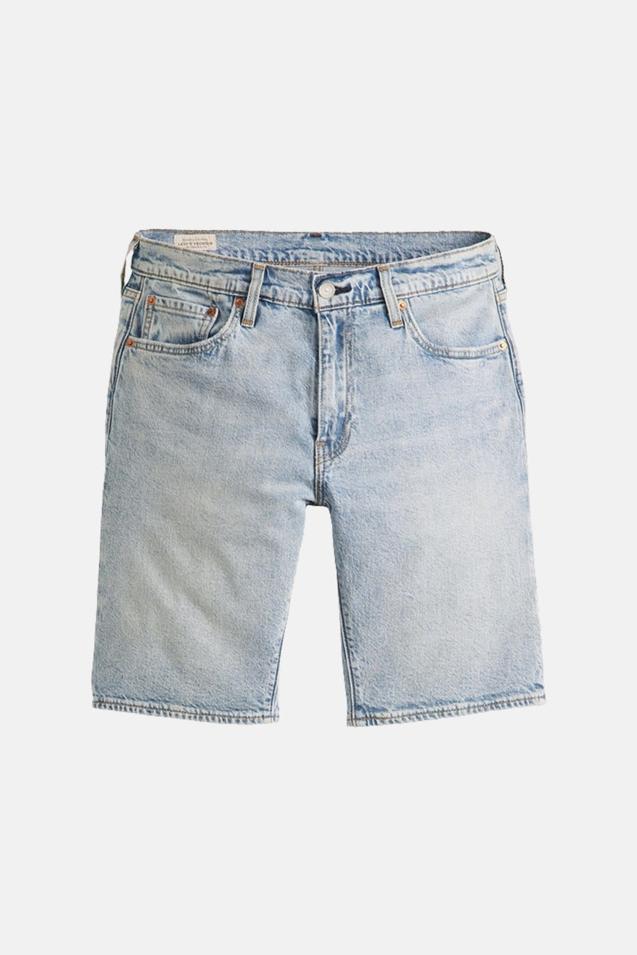 Short en jean bleu clair de Levi's®, coupe décontractée et détails classiques de denim.