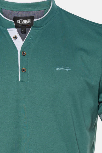 T-shirt vert à manches courtes de DELAHAYE avec patte de boutonnage et logo brodé.