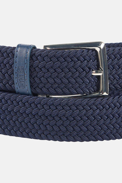 Ceinture bleue tressée de DELAHAYE, avec boucle argentée et empiècement en cuir lisse ton sur ton.