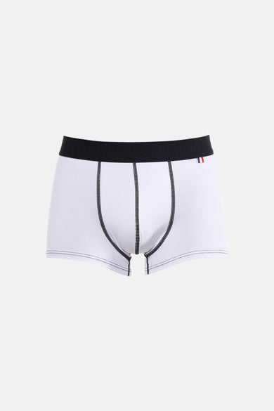 Witte boxer van DELAHAYE, met een zwart gelogoïsche tailleband en een klein driekleurig label.