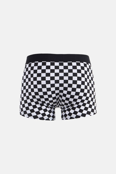 Boxer noir par DELAHAYE, motif à carreaux noir et blanc sur l'ensemble du sous-vêtement.