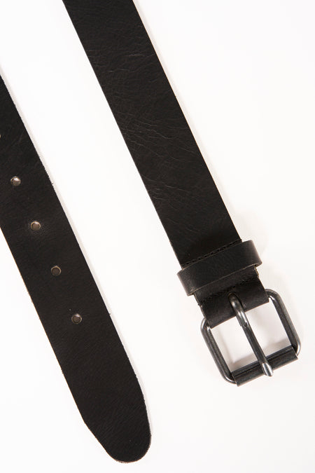 Zwarte riem van Petrol Industries, van leer met een zilverkleurige metalen gesp.