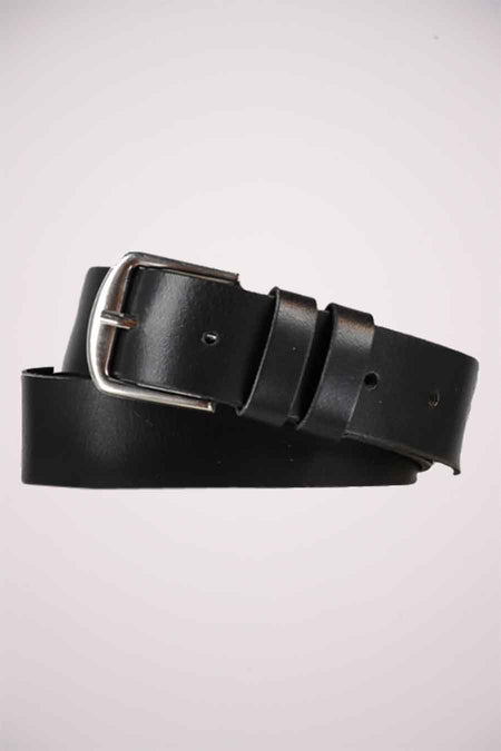 Ceinture noire en cuir de Petrol Industries, avec boucle argentée.