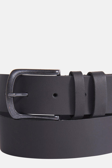 Ceinture noire en cuir de Petrol Industries avec boucle en métal argenté vieilli.