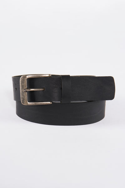 Ceinture noire simple de Petrol Industries, avec boucle argentée vieillie.
