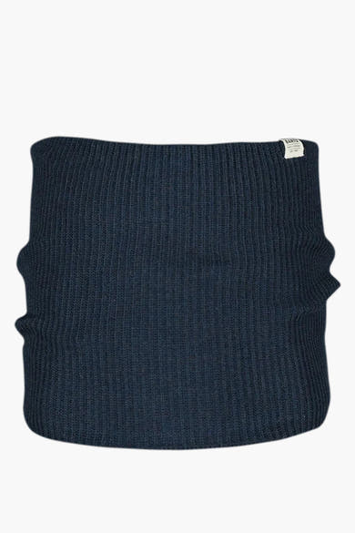 Cache-cou bleu en maille côtelée de Barts, avec une étiquette de marque visible.