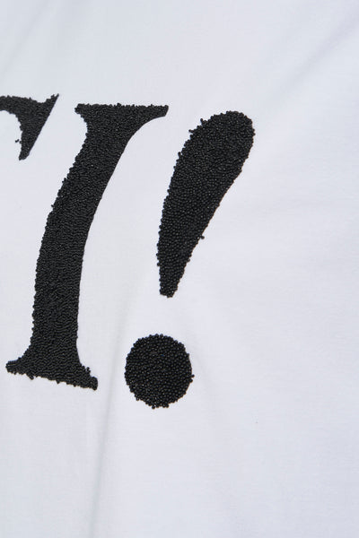 Wit T-shirt met korte mouwen van MORE & MORE, met zwart stippenpatroon in de vorm van leestekens.