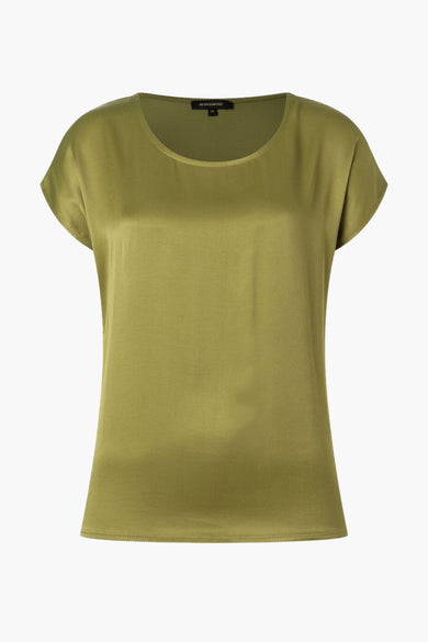 Top uni vert de More & More, avec une texture soyeuse et des manches courtes.