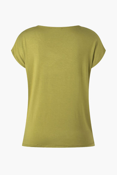 Top uni manche courte vert olive de More & More, simple et décontracté, en jersey légèrement texturé, vue de dos.