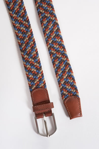 Gevlochten meerkleurige riem, bruin, blauw en beige, van Delahaye, met bruine leren afwerkingen en een zilverkleurige metalen gesp.