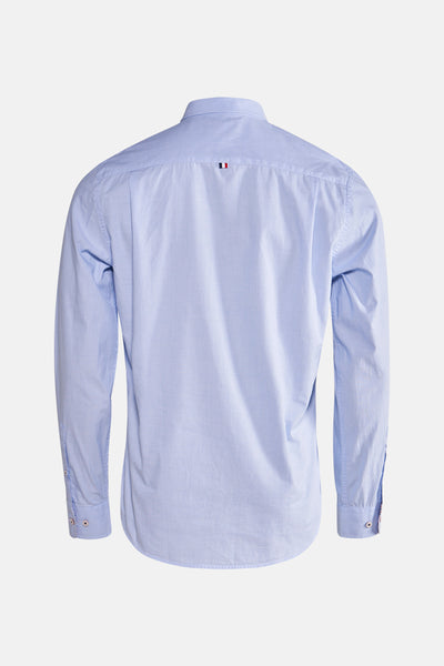 Chemise bleue de DELAHAYE, vue de dos avec petit détail tricolore au col et poignets à motifs.