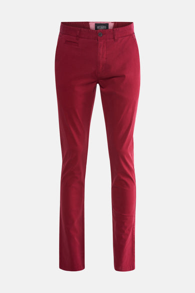 Chino rouge de DELAHAYE, pantalon en coton avec une coupe moderne et décontractée.