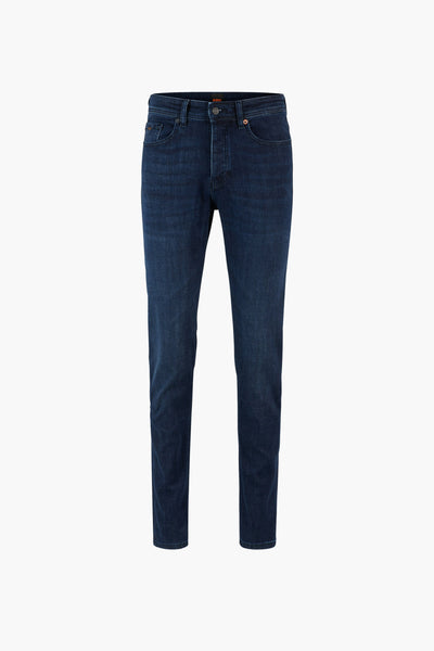 Jeans fuselés bleu foncé de BOSS ORANGE, avec une texture subtilement délavée et une coupe classique.