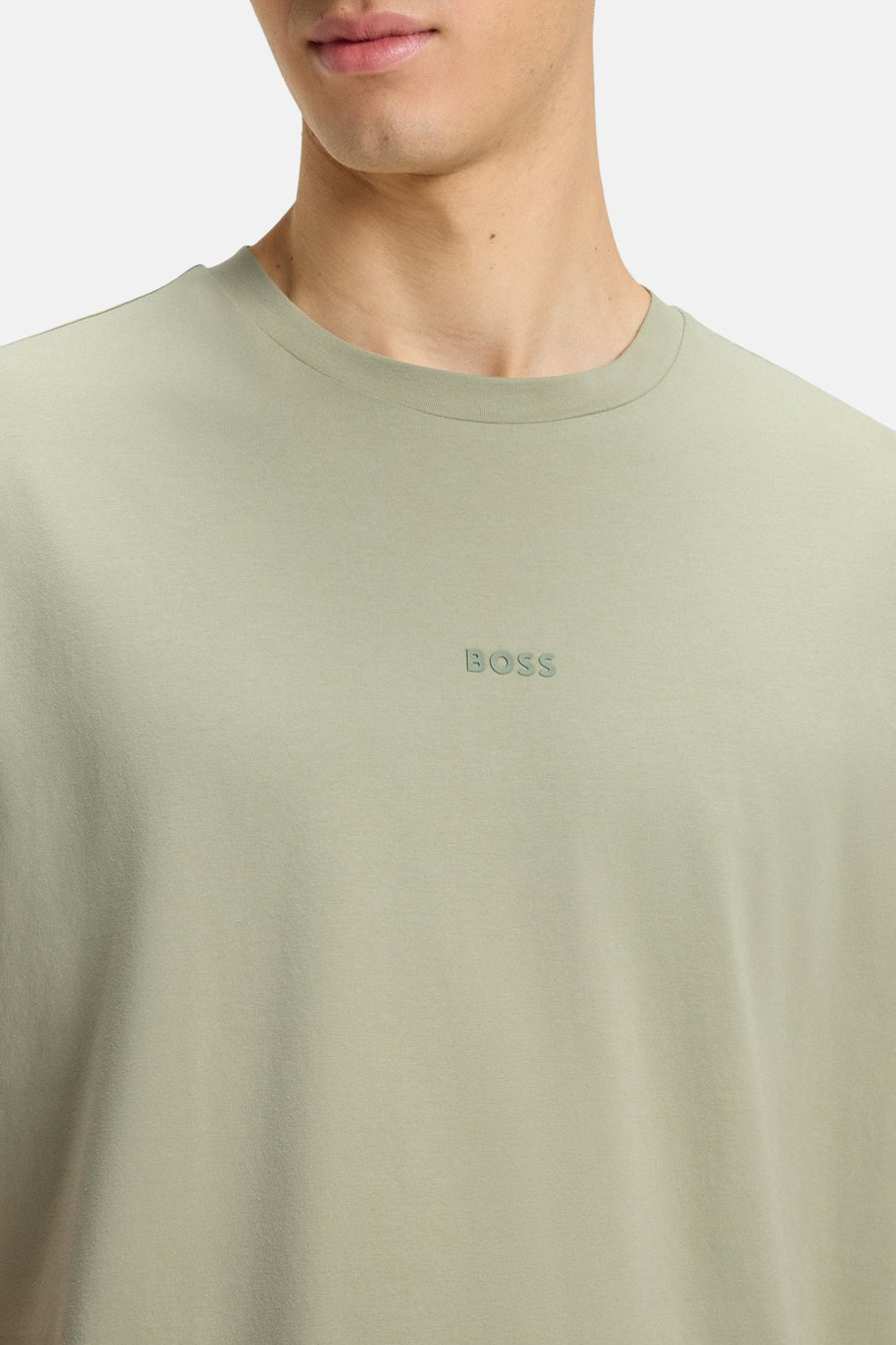 T-shirt vert à manches courtes de BOSS ORANGE, avec le logo ton sur ton au centre.

