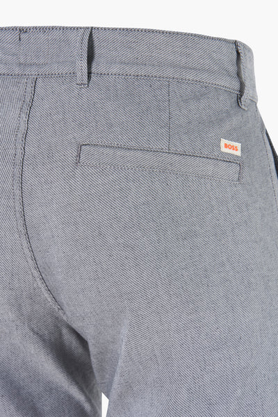 Bermuda gris par BOSS ORANGE, avec une poche arrière passepoilée ornée d'un logo de la marque.