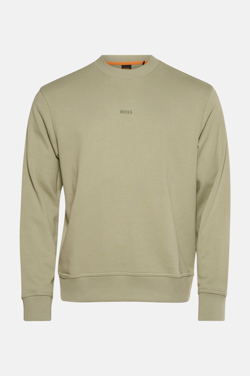Sweat vert de BOSS ORANGE, avec logo discret sur la poitrine et bords côtelés.