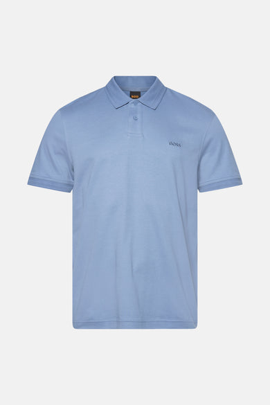 Polo bleu à manches courtes de BOSS, avec logo brodé sur la poitrine.