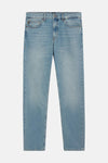 Jean slim en denim bleu clair de BOSS ORANGE, coupe classique et détails subtils.
