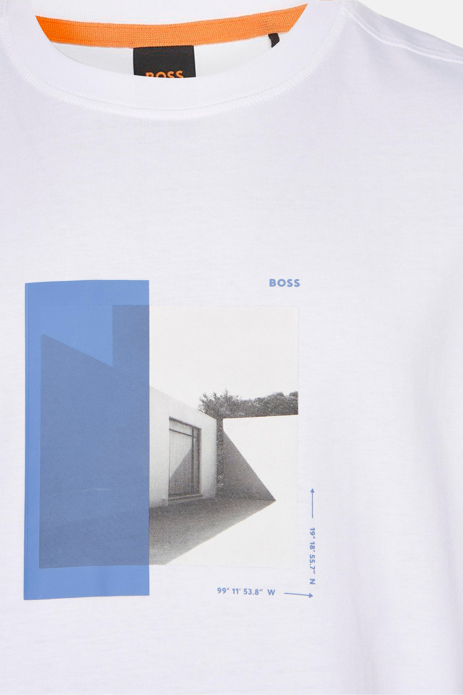 Wit T-shirt met korte mouwen van BOSS, met fotoprint en GPS-coördinaten.