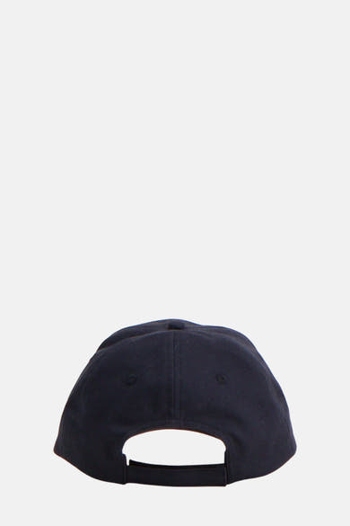 Casquette bleu foncé de BOSS ORANGE, vue de dos, avec une languette de réglage noire.