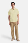Chemise à manches courtes verte par BOSS ORANGE, avec des boutons et un col classique.