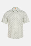 Groen overhemd met korte mouwen van BOSS ORANGE, met een all-over zwart haaienpatroon.