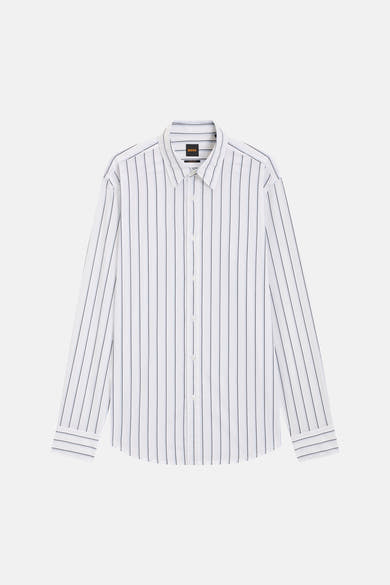 Chemise à manches longues blanche à rayures, de BOSS ORANGE, avec une coupe classique et des boutons blancs.
