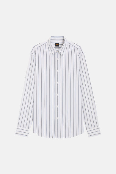 Chemise à manches longues blanche à rayures, de BOSS ORANGE, avec une coupe classique et des boutons blancs.
