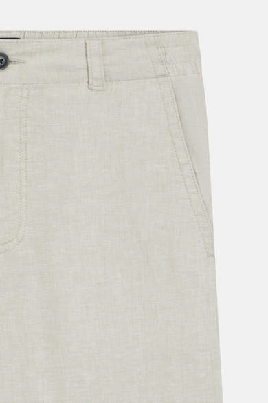 Chino beige en mélange de lin de BOSS ORANGE, avec taille élastiquée et fermeture boutonnée.