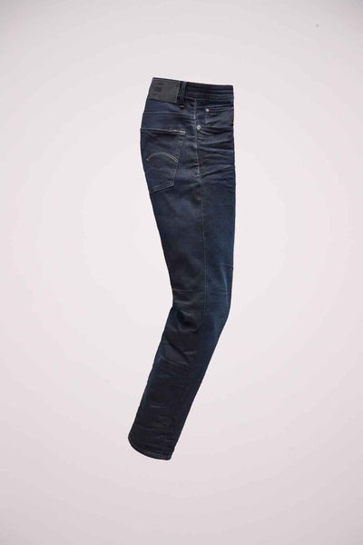 G-Star RAW blauwe slim fit jeans, met een licht gebogen pijp en een subtiele textuur.